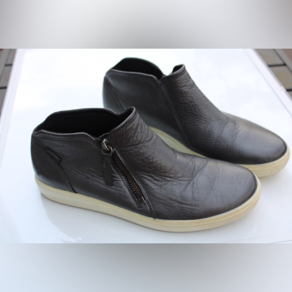 ECCO Soft Low Booties